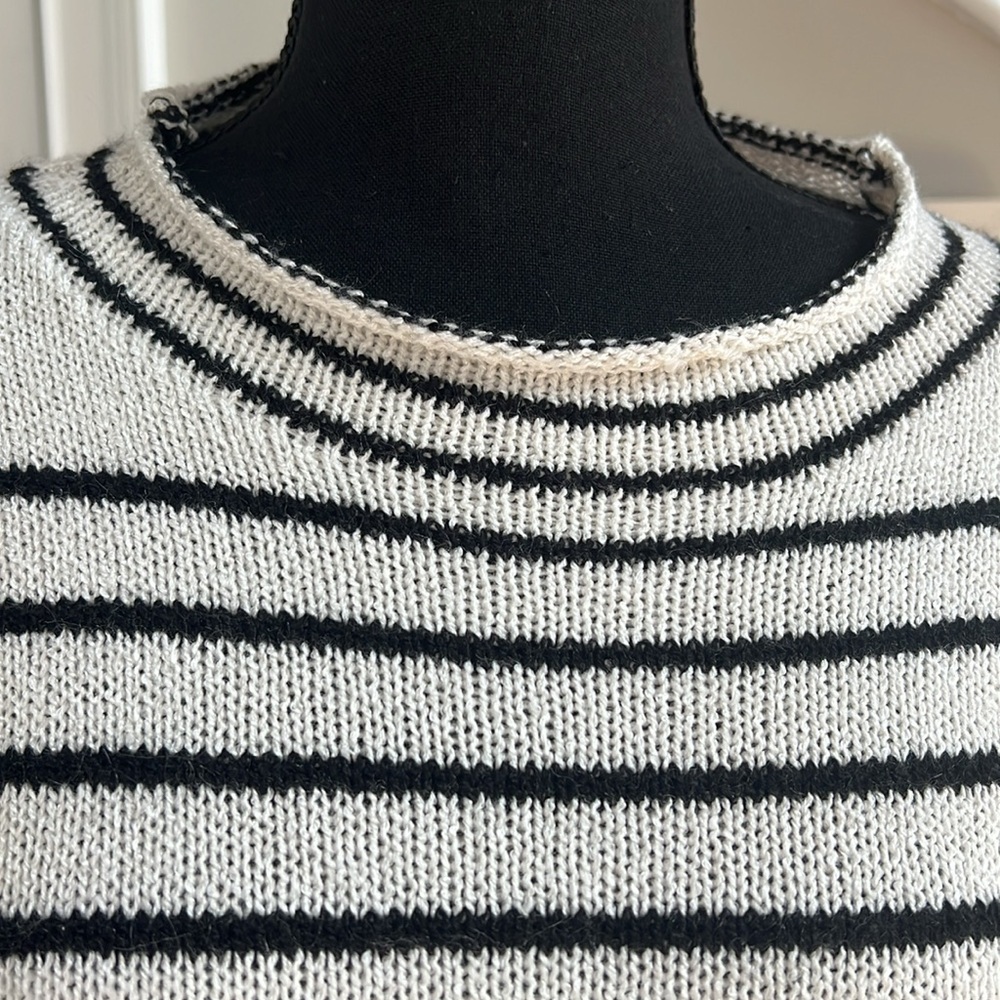LUMIERE - STRIPED SWEATER - SIZE M - Picture 2 of 4